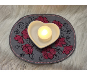 ADVENTSKALENDER 10. Dezember - Stickdatei - ITH Mug Rug Untersetzer Blumenteppich